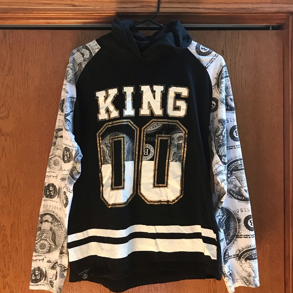 🔥Men’s L/S Graphic Hoodie Tee “00”-NWOT🔥